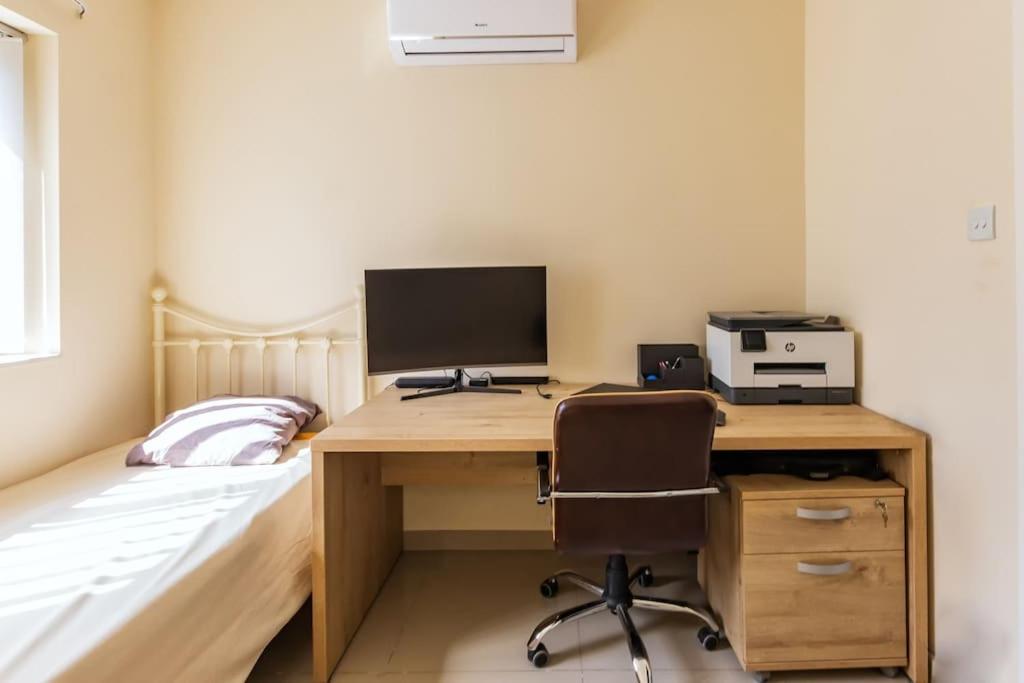 Modern 3 Bedroom Apartment Close To Paceville And Beach Is-Swieqi Ngoại thất bức ảnh