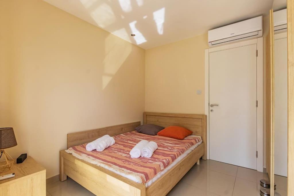 Modern 3 Bedroom Apartment Close To Paceville And Beach Is-Swieqi Ngoại thất bức ảnh