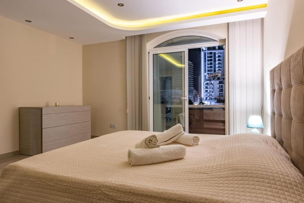 Modern 3 Bedroom Apartment Close To Paceville And Beach Is-Swieqi Ngoại thất bức ảnh