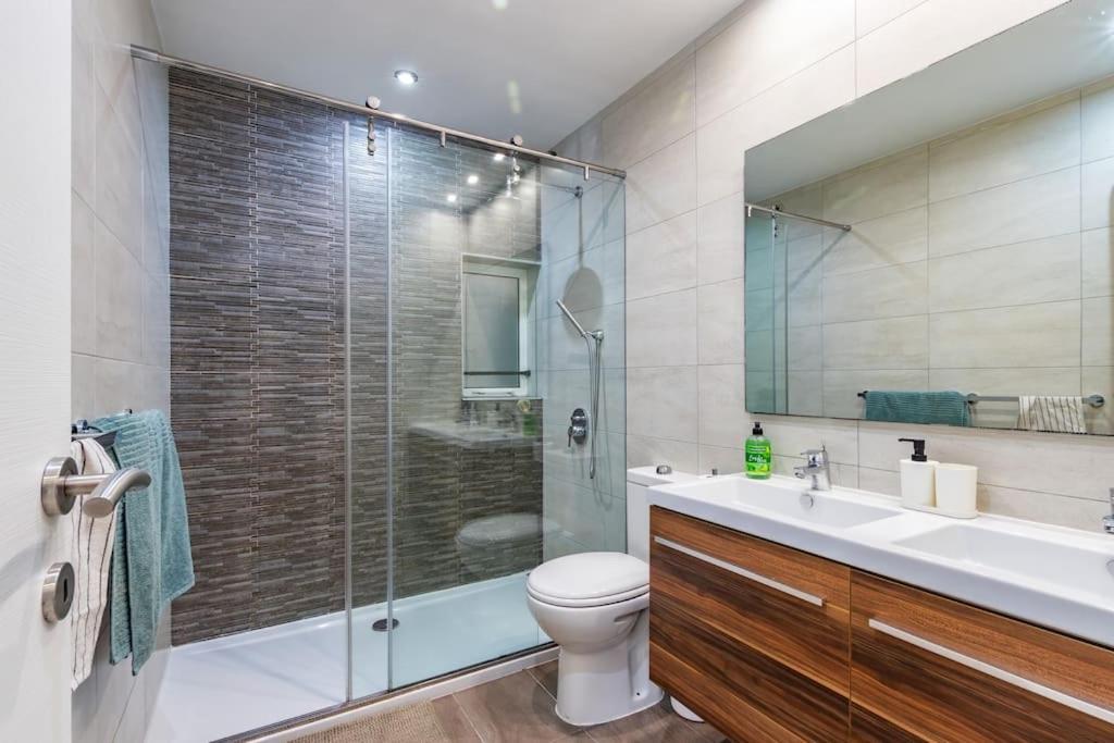 Modern 3 Bedroom Apartment Close To Paceville And Beach Is-Swieqi Ngoại thất bức ảnh