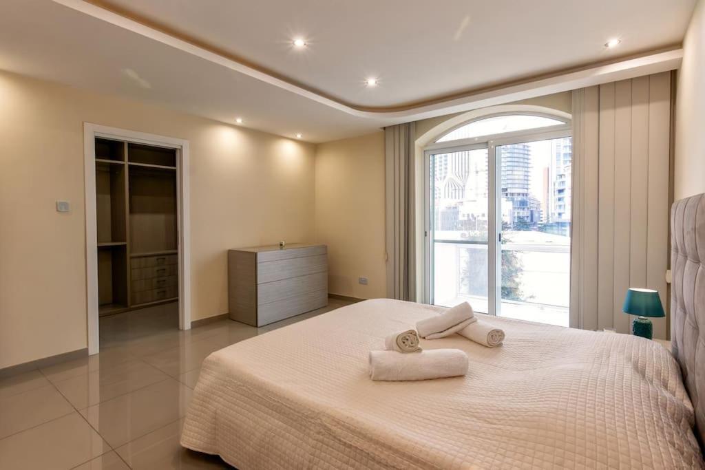 Modern 3 Bedroom Apartment Close To Paceville And Beach Is-Swieqi Ngoại thất bức ảnh